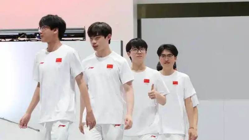 英雄联盟总决赛版本更新对战队战术储备的影响